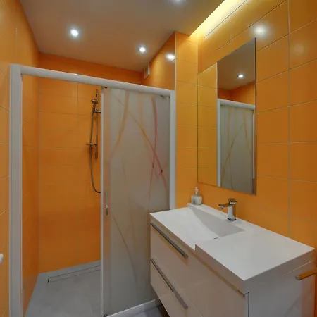 Invest Warynskiego 12 Apartment