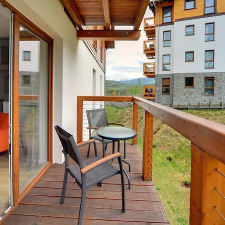 Invest Warynskiego 12 * 斯克拉斯卡波伦巴