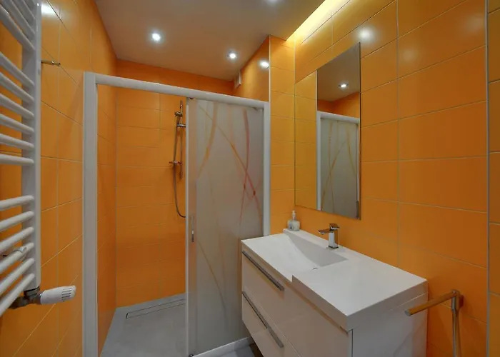 Invest Warynskiego 12 Appartement